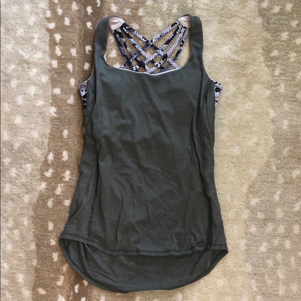LuluLemon top